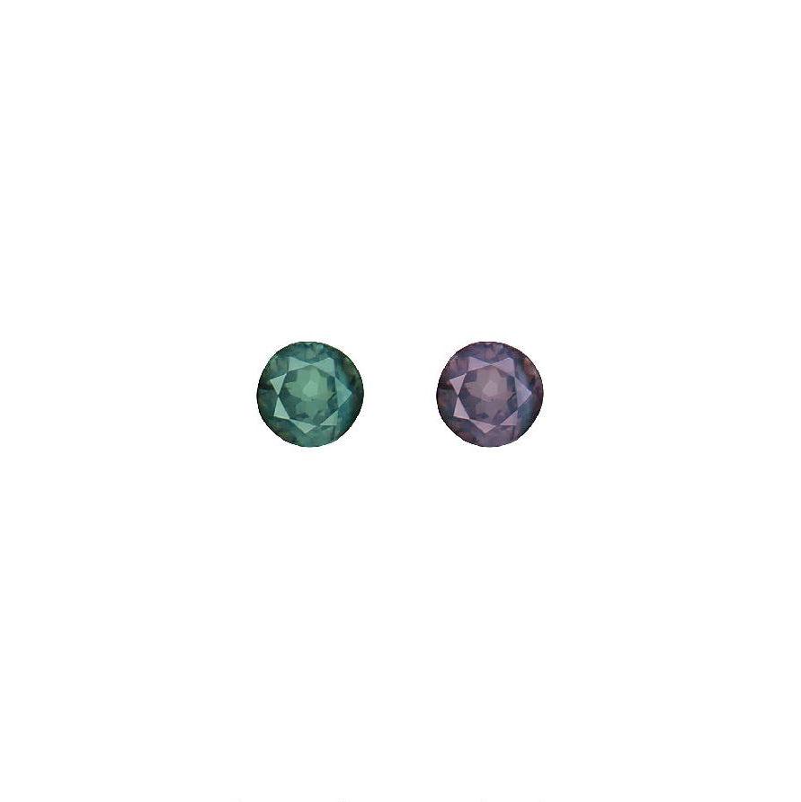 0.46ct round natural alexandrite gemstones showing color change from green to purple