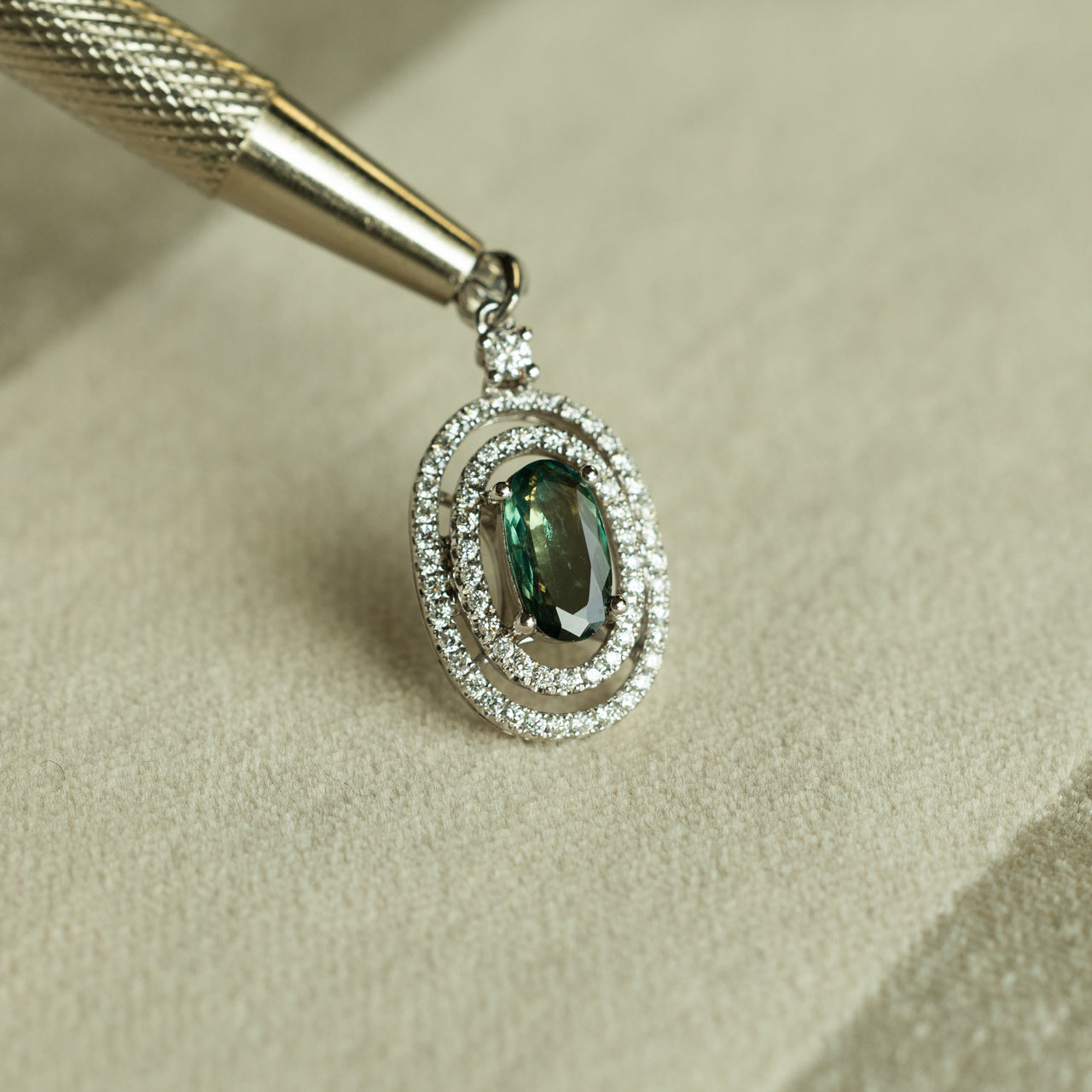 1.17ct Natural Alexandrite 18k White Gold Pendant