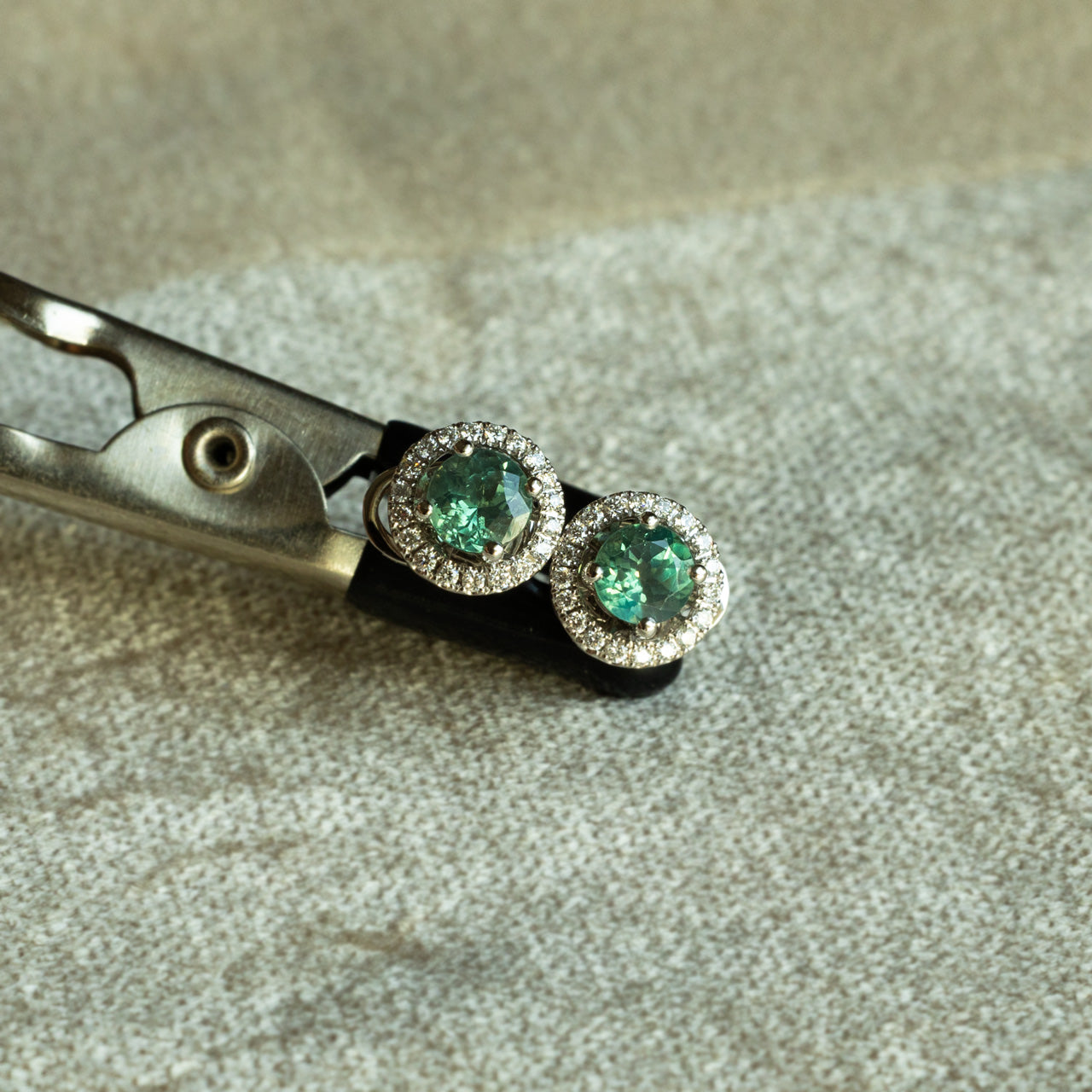 0.94ctw Natural Alexandrite 18k White Gold Stud Earrings With Diamond Jackets