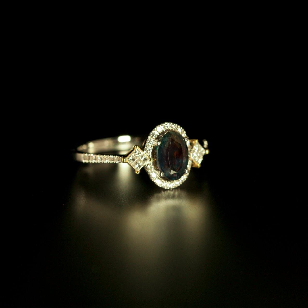 1.51ctw Super Rare 100% Color Change Natural Alexandrite Diamond 18k Gold Ring - The Alexandrite