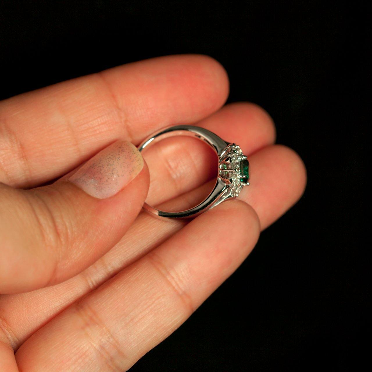 1.23ctw Dazzling Natural Alexandrite Diamond Platinum Engagement Ring - The Alexandrite