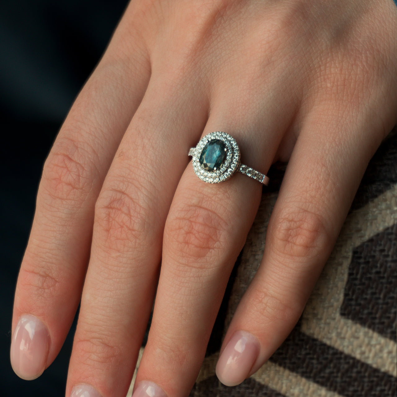 Elegant 1.17ct alexandrite ring in 18k white gold on a female finger