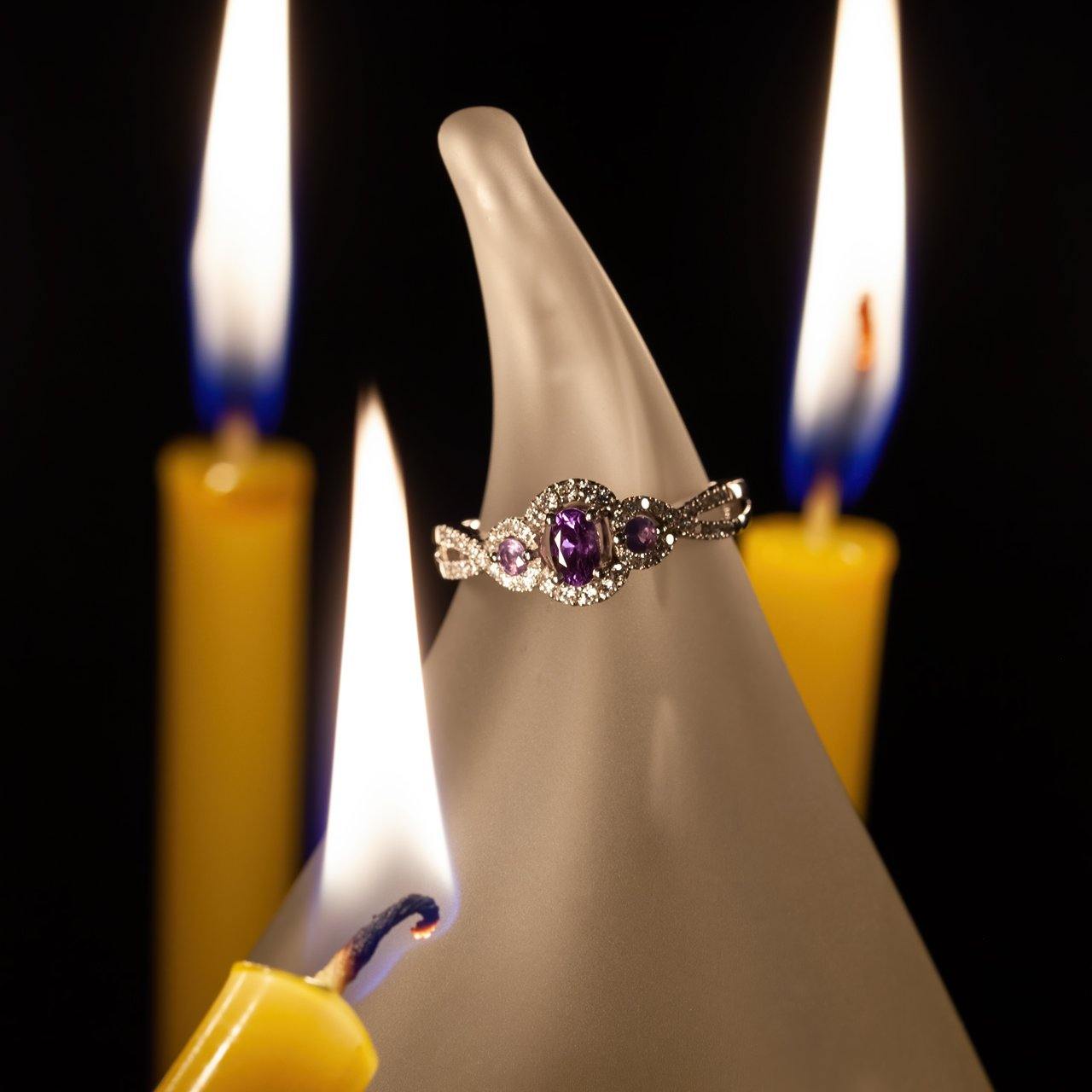 Natural Alexandrite Diamond Platinum Ring, GIA certified, 100% Color Change. - The Alexandrite