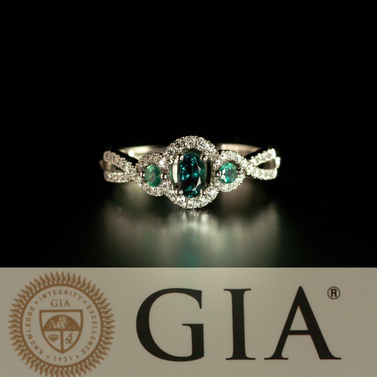 Natural Alexandrite Diamond Platinum Ring, GIA certified, 100% Color Change. - The Alexandrite