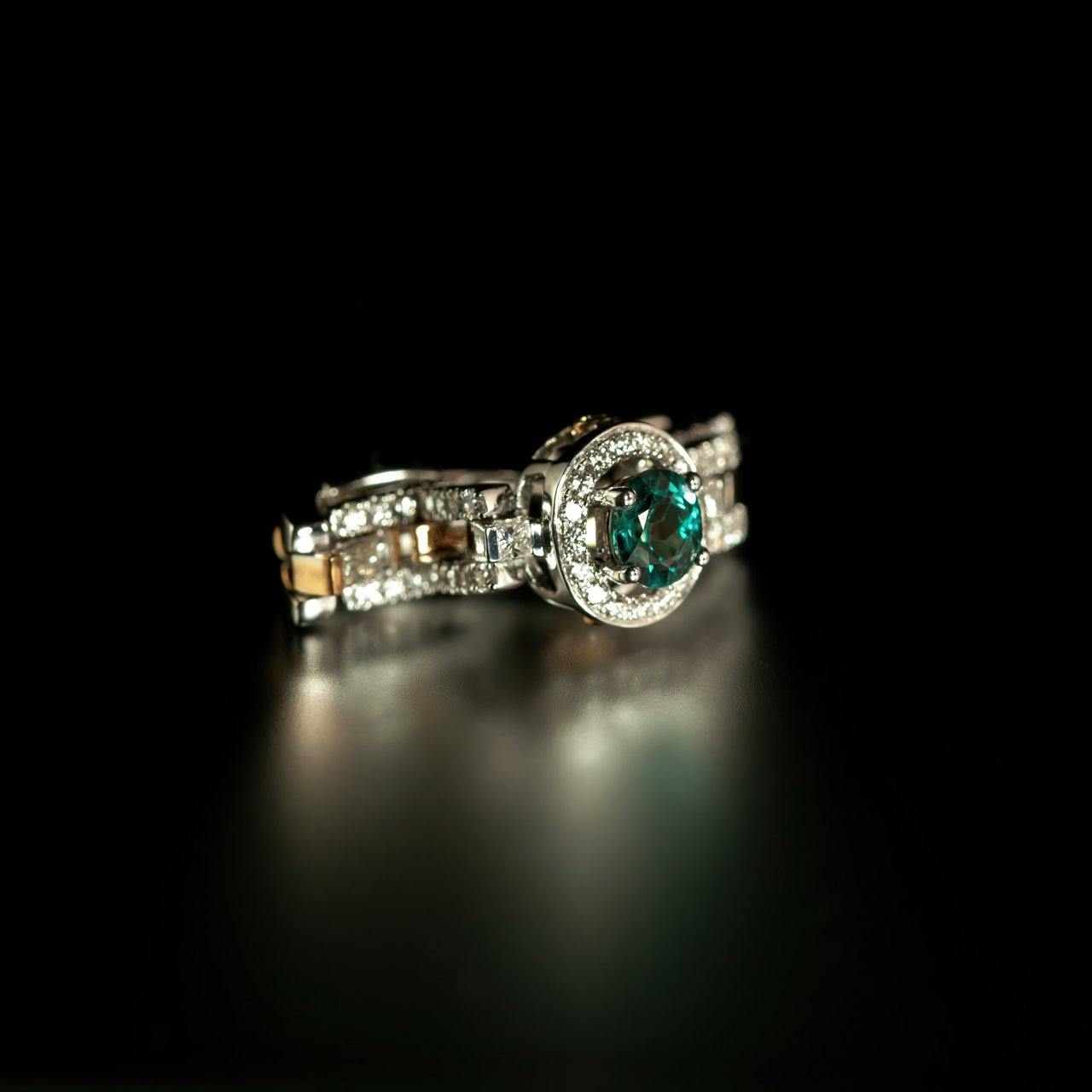 100% Color Change Natural Alexandrite Diamond 18k Multitone Gold Ring, GIA certified - The Alexandrite