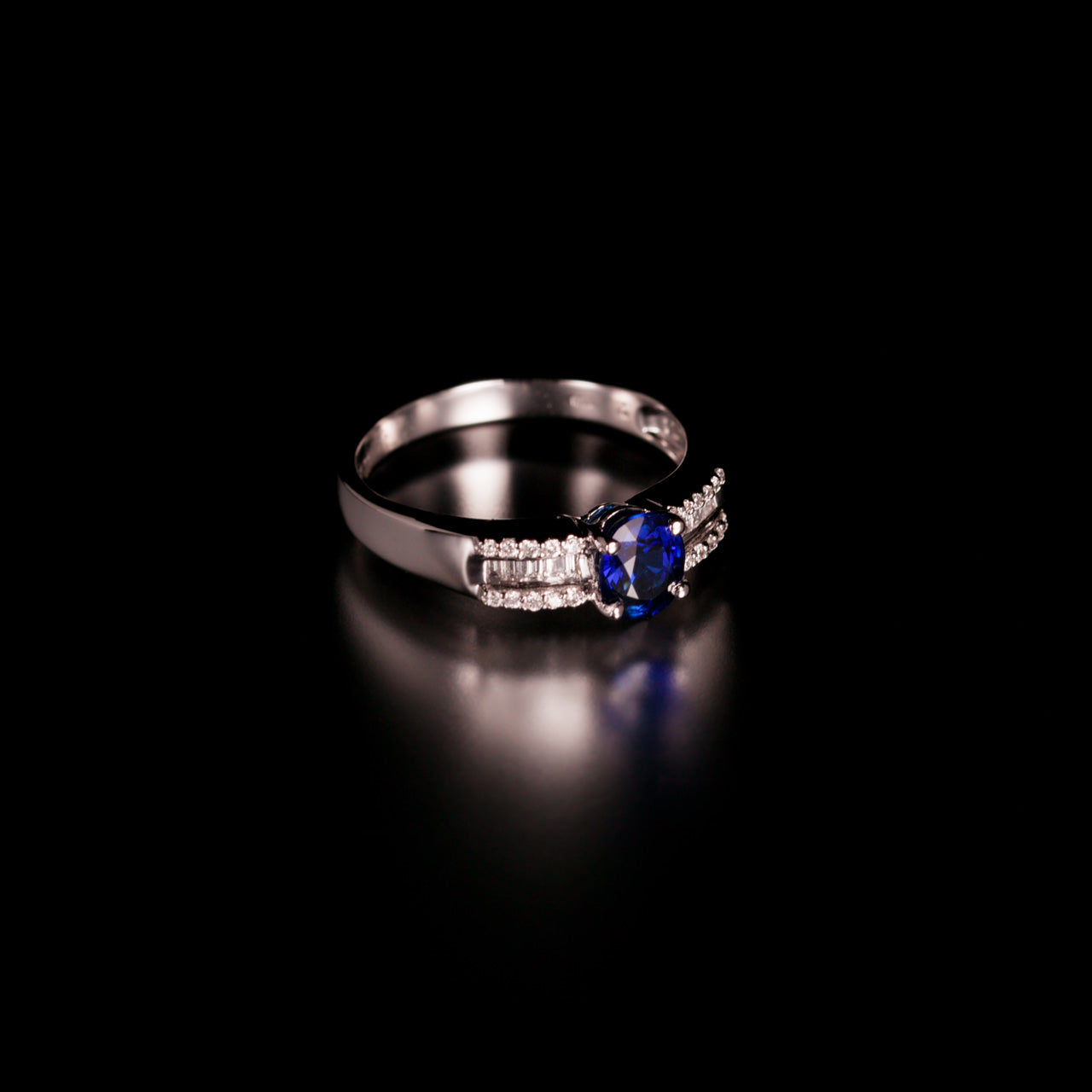 Natural Blue Sapphire 18k White Gold Ring